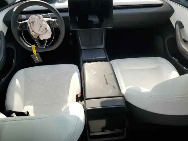 5YJ3E1EA4RF830713 2024 TESLA MODEL 3 - Image 8