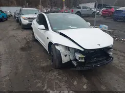 5YJ3E1EA4RF844305 2024 TESLA MODEL 3