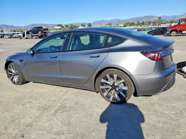 5YJ3E1EA4RF857295 2024 TESLA MODEL 3 - Image 2