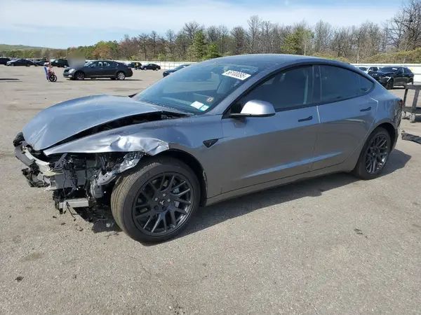 5YJ3E1EA4RF858964 2024 TESLA MODEL 3 - Image 1