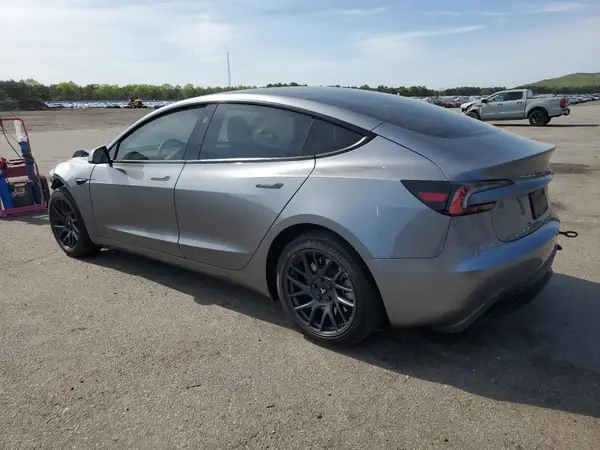5YJ3E1EA4RF858964 2024 TESLA MODEL 3 - Image 2