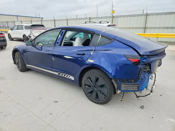 5YJ3E1EA4RF860715 2024 TESLA MODEL 3 - Image 2