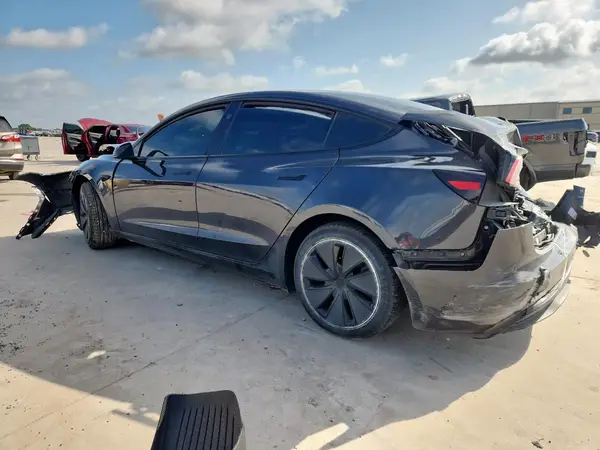 5YJ3E1EA4RF861850 2024 TESLA MODEL 3 - Image 2