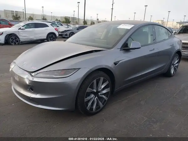 5YJ3E1EA4RF872105 2024 TESLA MODEL 3 - Image 2