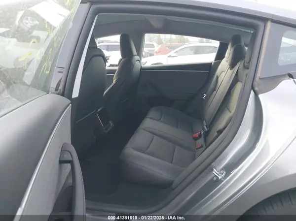 5YJ3E1EA4RF872105 2024 TESLA MODEL 3 - Image 8