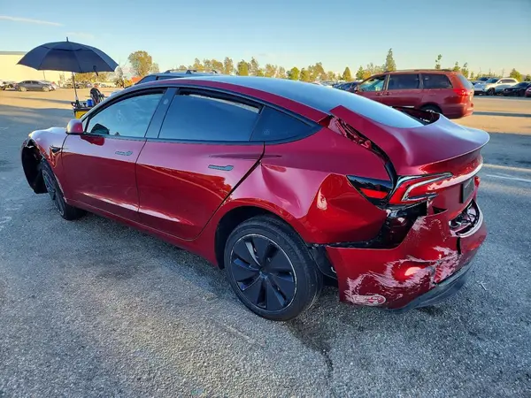 5YJ3E1EA4RF872458 2024 TESLA MODEL 3 - Image 2
