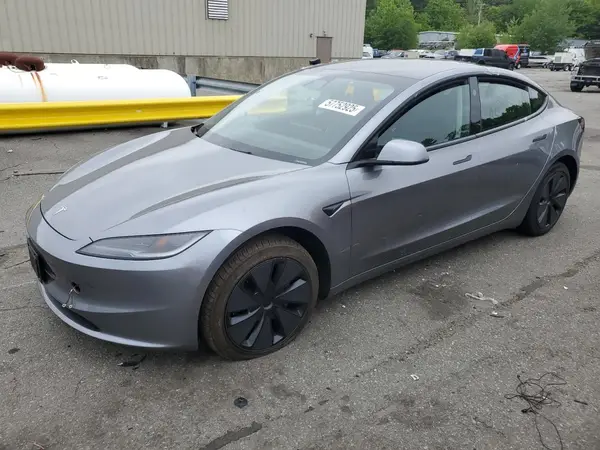 5YJ3E1EA4RF873268 2024 TESLA MODEL 3 - Image 1