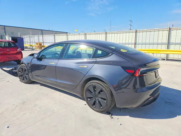 5YJ3E1EA4SF000755 2025 TESLA MODEL 3 - Image 2