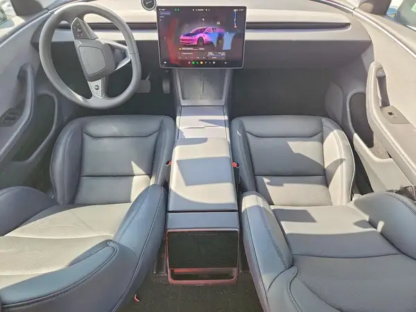 5YJ3E1EA4SF000755 2025 TESLA MODEL 3 - Image 8