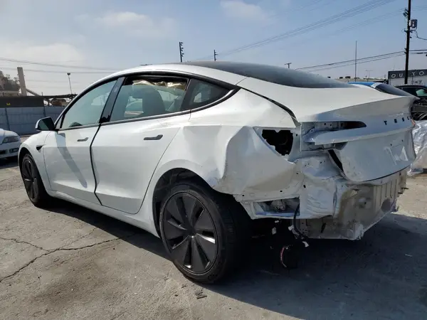 5YJ3E1EA4SF001274 2025 TESLA MODEL 3 - Image 2