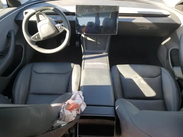 5YJ3E1EA4SF004949 2025 TESLA MODEL 3 - Image 8