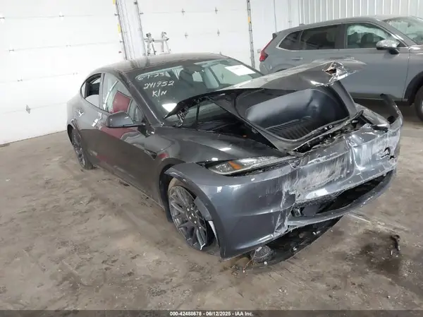 5YJ3E1EA4SF007401 2025 TESLA MODEL 3 - Image 1