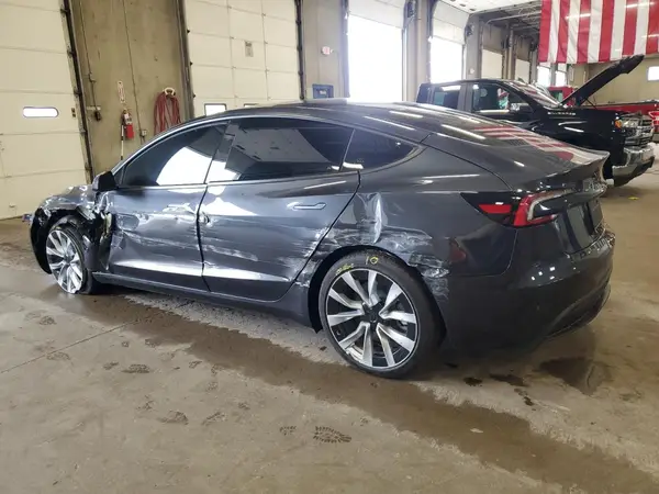 5YJ3E1EA4SF008256 2025 TESLA MODEL 3 - Image 2