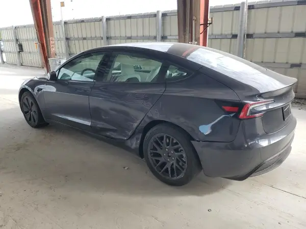 5YJ3E1EA4SF009911 2025 TESLA MODEL 3 - Image 2