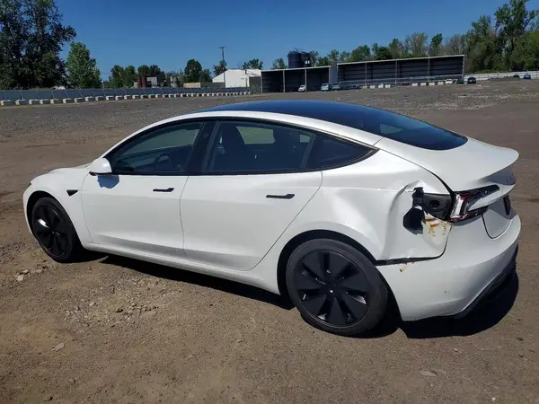 5YJ3E1EA4SF012422 2025 TESLA MODEL 3 - Image 2