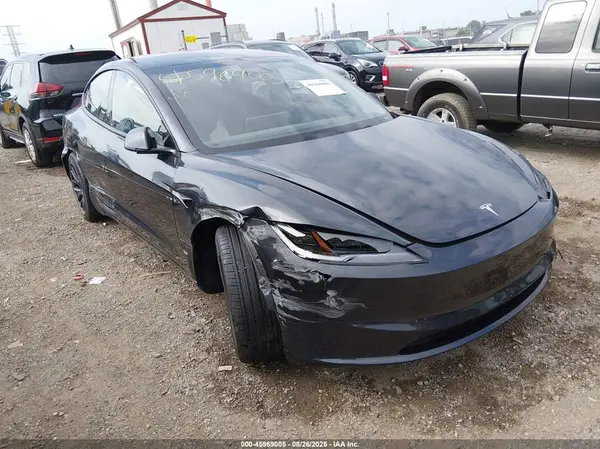 5YJ3E1EA4SF013599 2025 TESLA MODEL 3 - Image 1