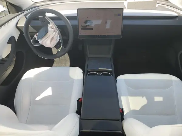 5YJ3E1EA4SF020679 2025 TESLA MODEL 3 - Image 8