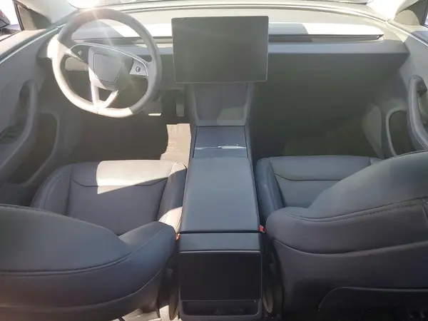 5YJ3E1EA4SF022898 2025 TESLA MODEL 3 - Image 8