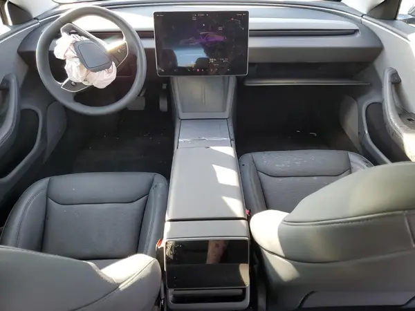 5YJ3E1EA4SF024392 2025 TESLA MODEL 3 - Image 8