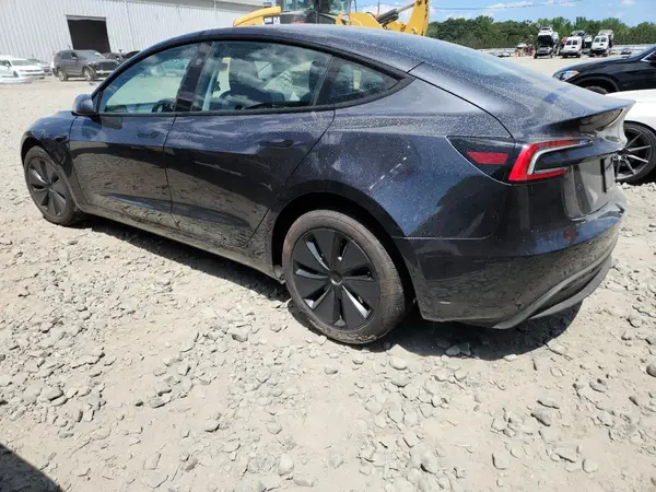 5YJ3E1EA4SF024408 2025 TESLA MODEL 3 - Image 2