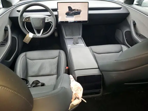 5YJ3E1EA4SF026806 2025 TESLA MODEL 3 - Image 8
