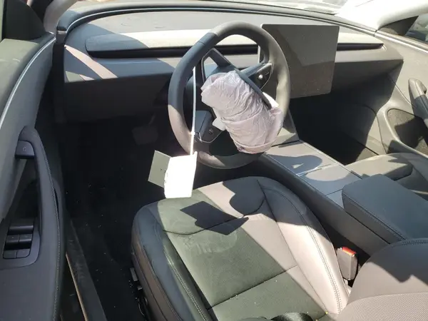 5YJ3E1EA4SF029334 2025 TESLA MODEL 3 - Image 8