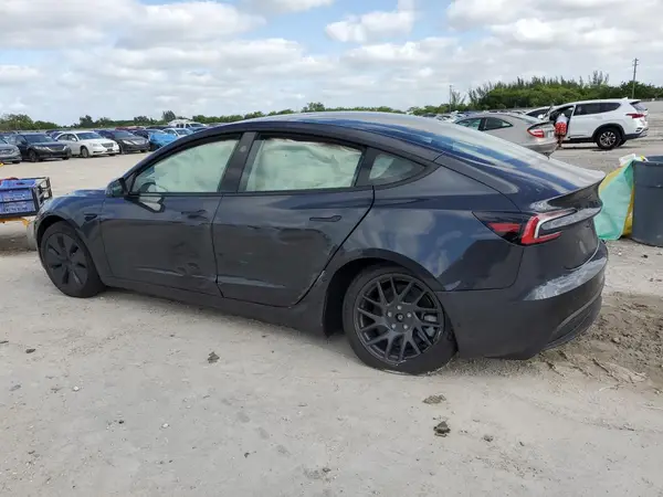 5YJ3E1EA4SF029401 2025 TESLA MODEL 3 - Image 2