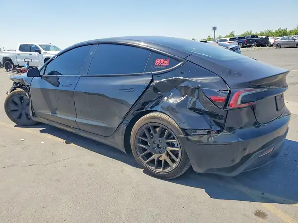 5YJ3E1EA4SF035215 2025 TESLA MODEL 3 - Image 2