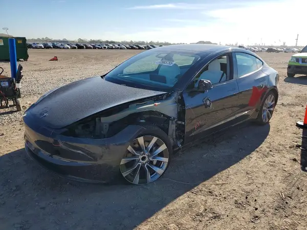 5YJ3E1EA4SF035327 2025 TESLA MODEL 3 - Image 1