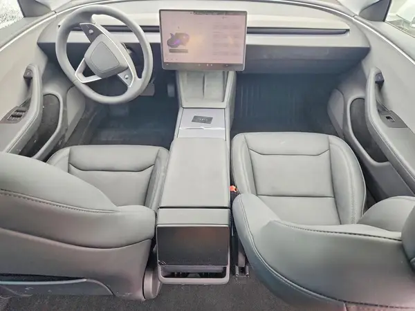 5YJ3E1EA4SF038938 2025 TESLA MODEL 3 - Image 8