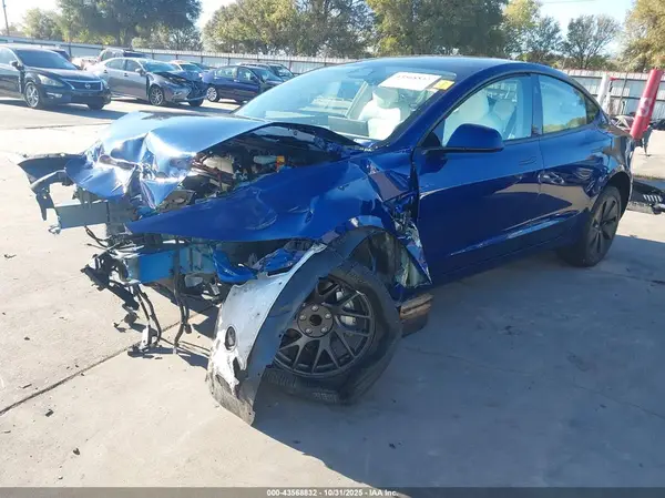 5YJ3E1EA4SF045775 2025 TESLA MODEL 3 - Image 2