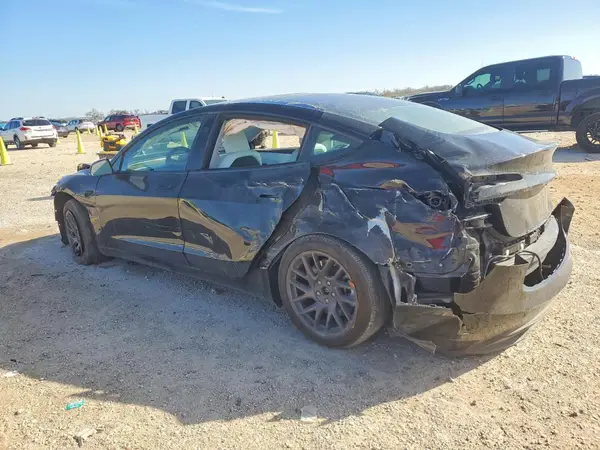 5YJ3E1EA4SF050460 2025 TESLA MODEL 3 - Image 2