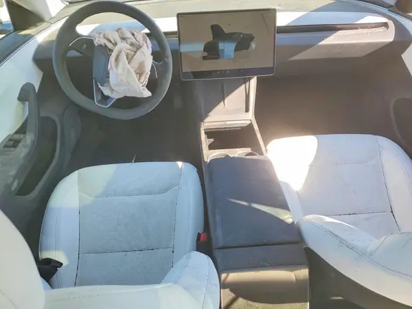 5YJ3E1EA4SF050460 2025 TESLA MODEL 3 - Image 8