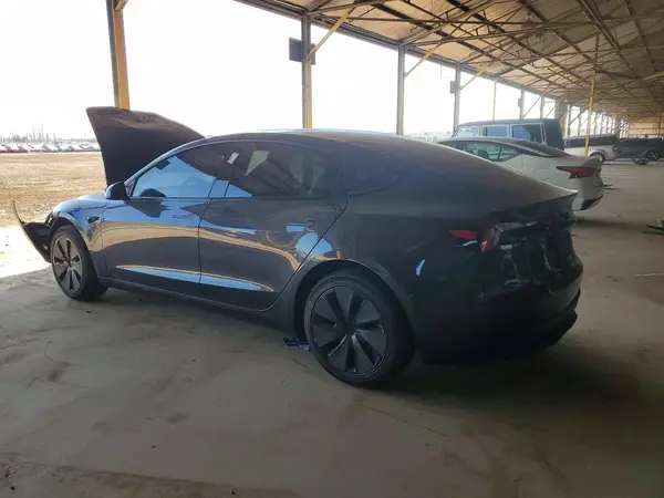 5YJ3E1EA4SF058493 2025 TESLA MODEL 3 - Image 2