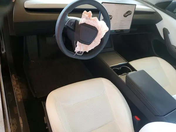 5YJ3E1EA4SF058493 2025 TESLA MODEL 3 - Image 8