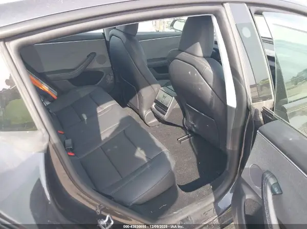 5YJ3E1EA4SF059546 2025 TESLA MODEL 3 - Image 8