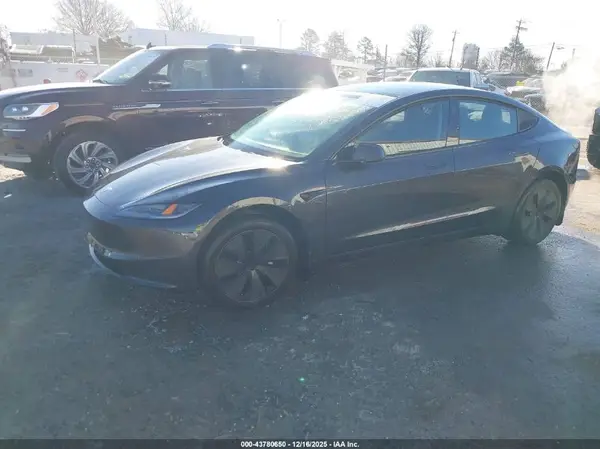 5YJ3E1EA4SF062494 2025 TESLA MODEL 3 - Image 2