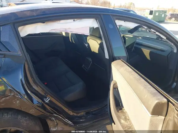 5YJ3E1EA4SF062494 2025 TESLA MODEL 3 - Image 8