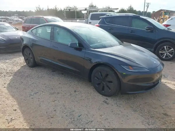 5YJ3E1EA4SF062561 2025 TESLA MODEL 3 - Image 1