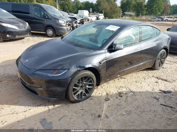 5YJ3E1EA4SF062561 2025 TESLA MODEL 3 - Image 2