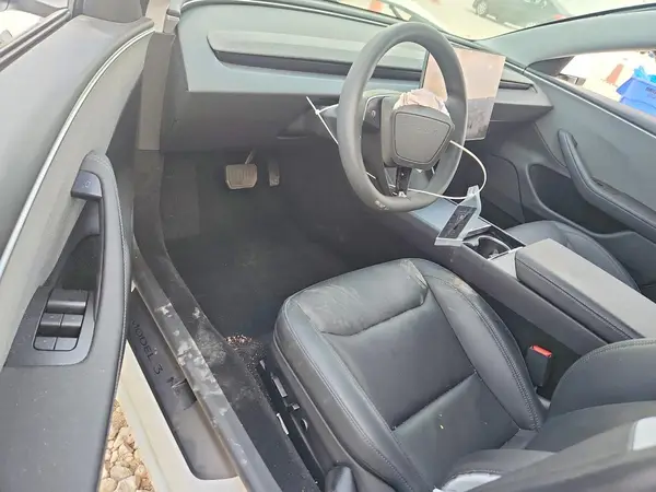 5YJ3E1EA4SF064567 2025 TESLA MODEL 3 - Image 8