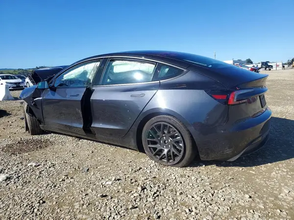5YJ3E1EA4SF073740 2025 TESLA MODEL 3 - Image 2