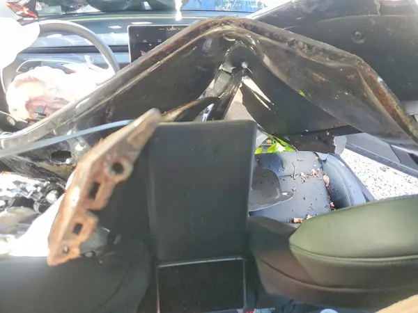 5YJ3E1EA4SF073740 2025 TESLA MODEL 3 - Image 8