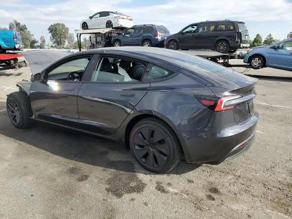 5YJ3E1EA4SF078601 2025 TESLA MODEL 3 - Image 2
