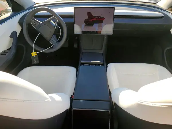 5YJ3E1EA4SF080137 2025 TESLA MODEL 3 - Image 8