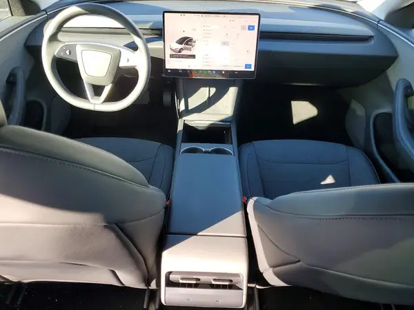 5YJ3E1EA4SF117347 2025 TESLA MODEL 3 - Image 8