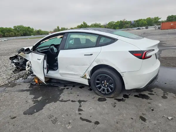 5YJ3E1EA4SF131586 2025 TESLA MODEL 3 - Image 2