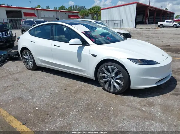 5YJ3E1EA4SF134682 2025 TESLA MODEL 3 - Image 1