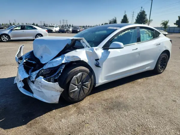 5YJ3E1EA4SF135878 2025 TESLA MODEL 3 - Image 1