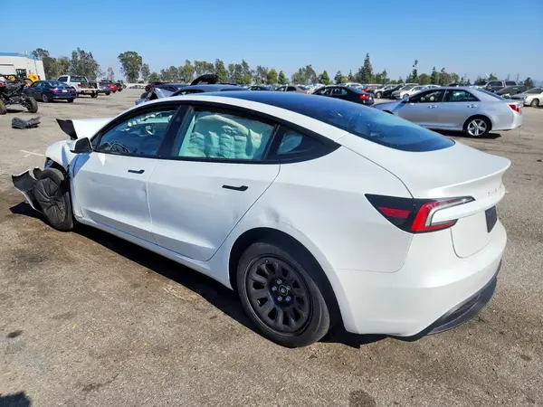 5YJ3E1EA4SF135878 2025 TESLA MODEL 3 - Image 2